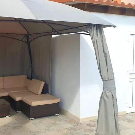 Large 150 M2 Apartment, View And Location ! Appartement
